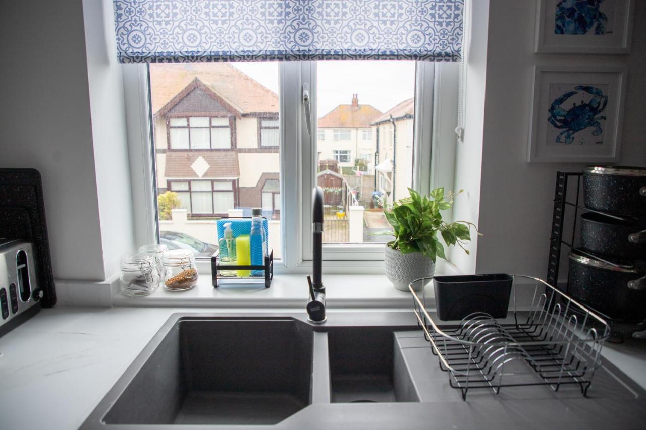 Wave Stays - First Floor Apartment Cleveleys Eksteriør bilde